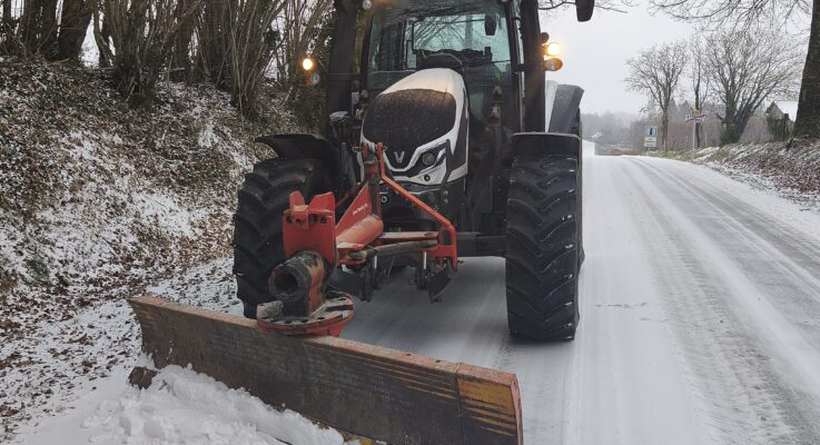 Déneigement des routes en cours.